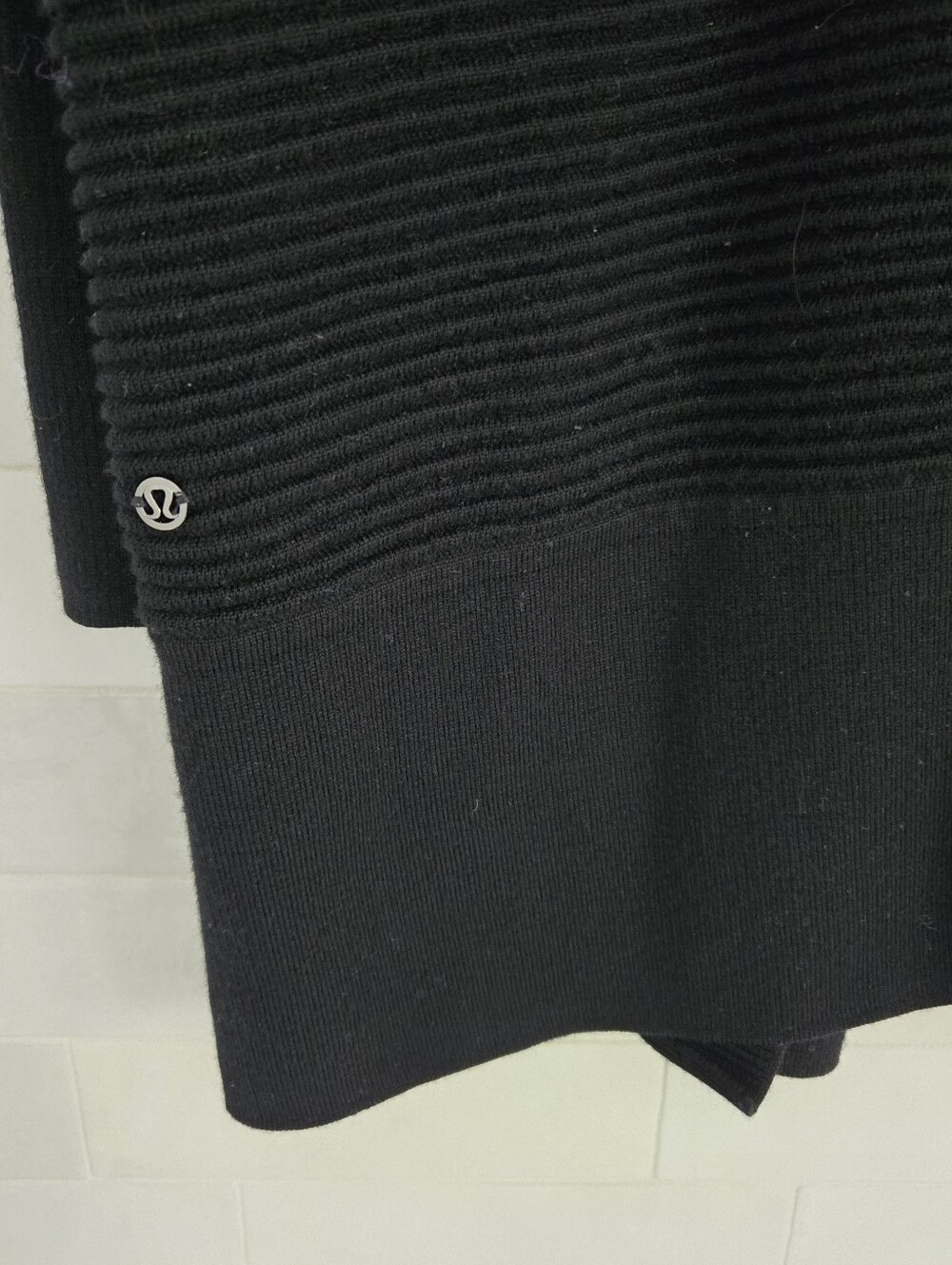 Lululemon 100% Merino Wool Sit In Lotus Wrap II Black Cardigan Sweater Top - Picture 7 of 9